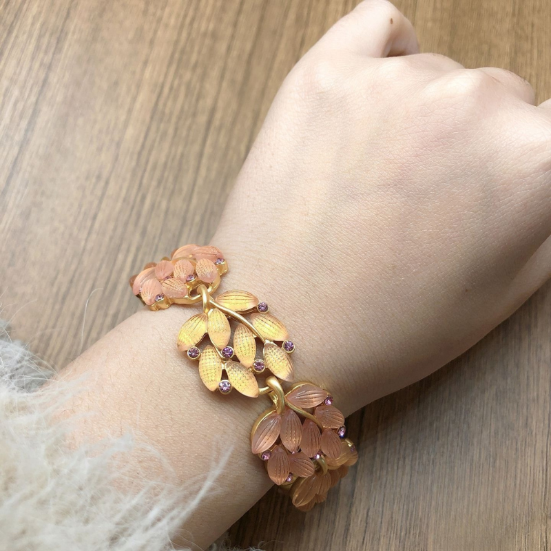 Golden Laurel Vintage Necklace & Bracelet Set