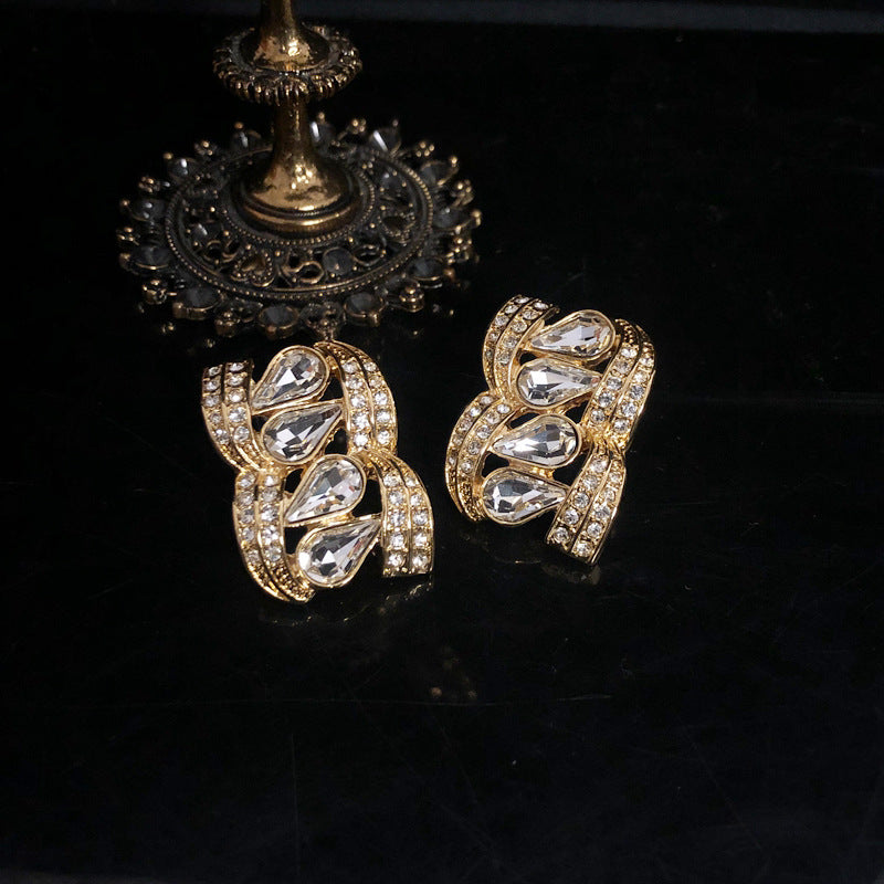 Whispers of Victoria — Vintage Pearl & Crystal Set