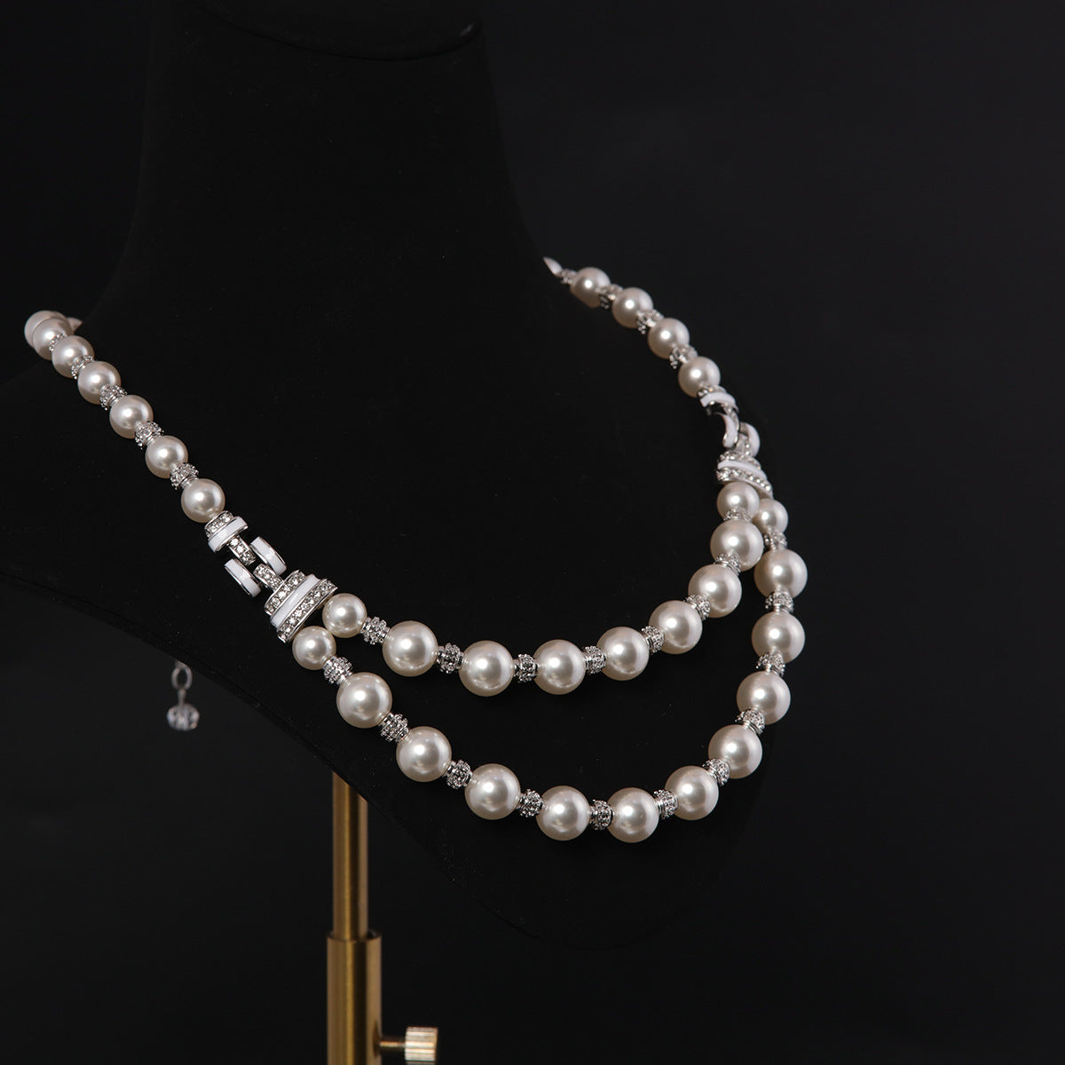 Modern Grace Pearl Necklace