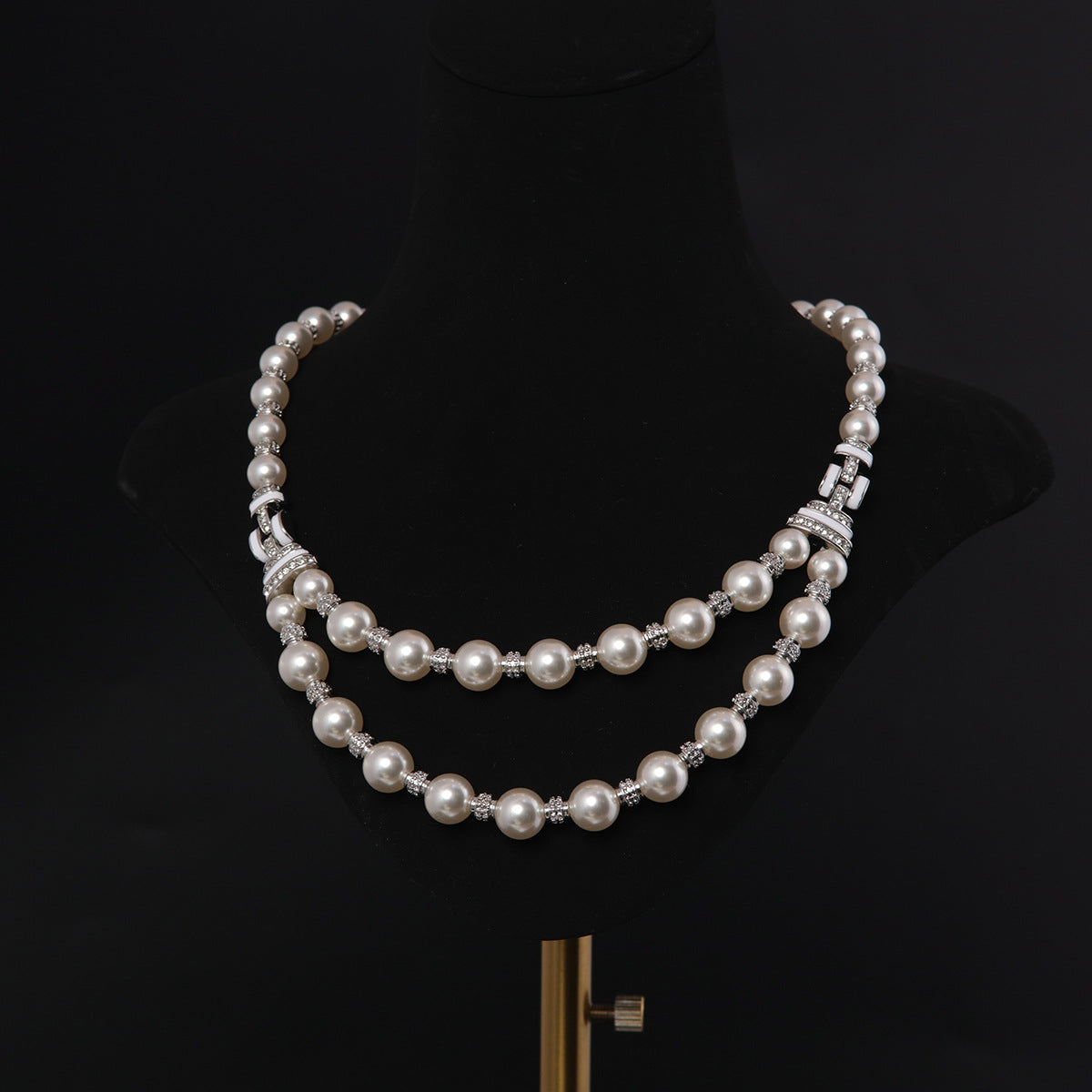 Modern Grace Pearl Necklace