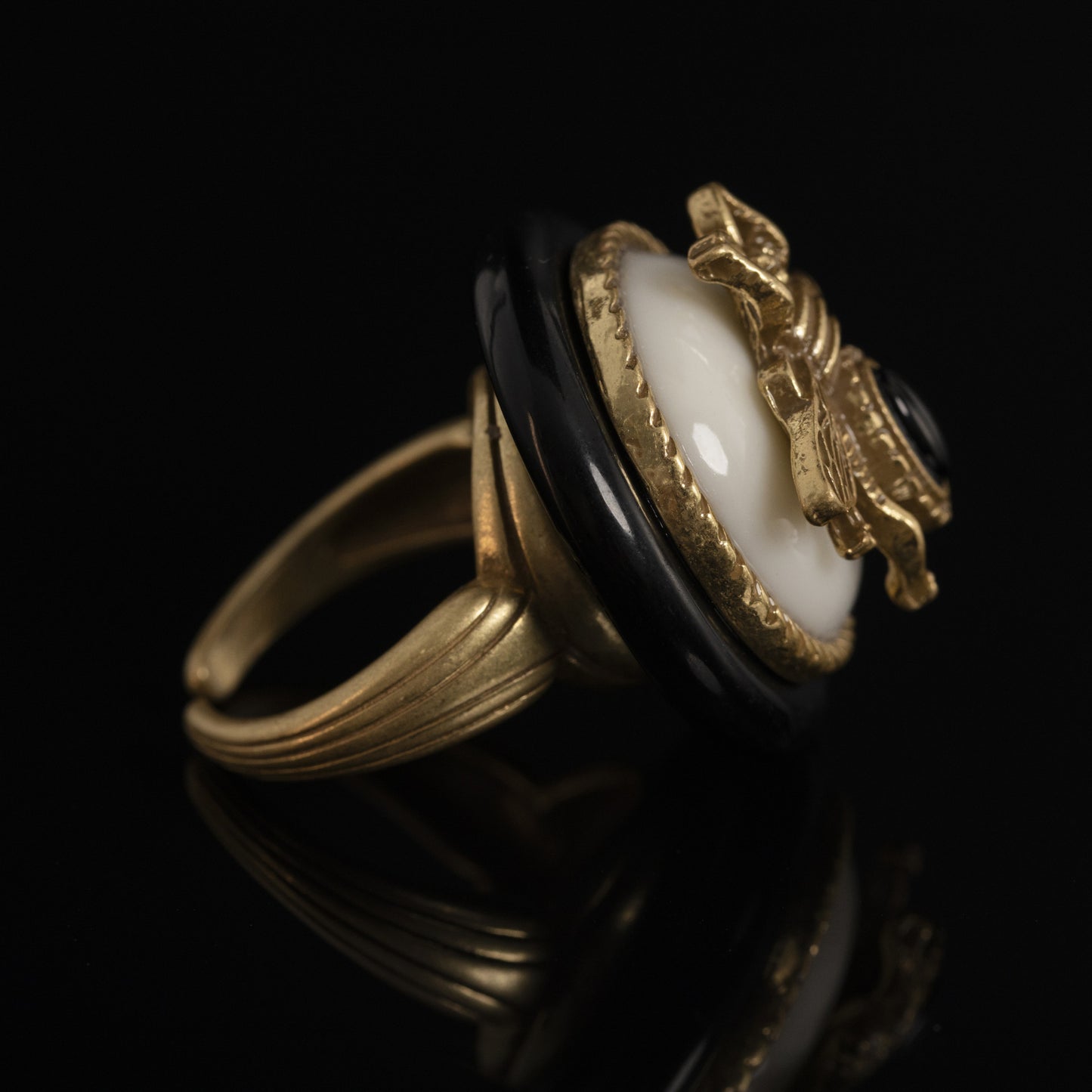 The Royal Bee Emblem Ring