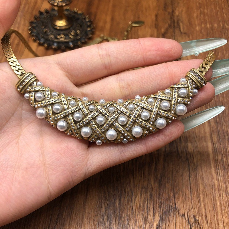 The Windsor Grace Jewelry Set