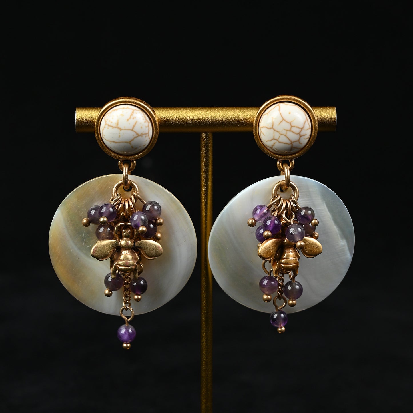 Vintage Shell Pendant Beaded Necklac