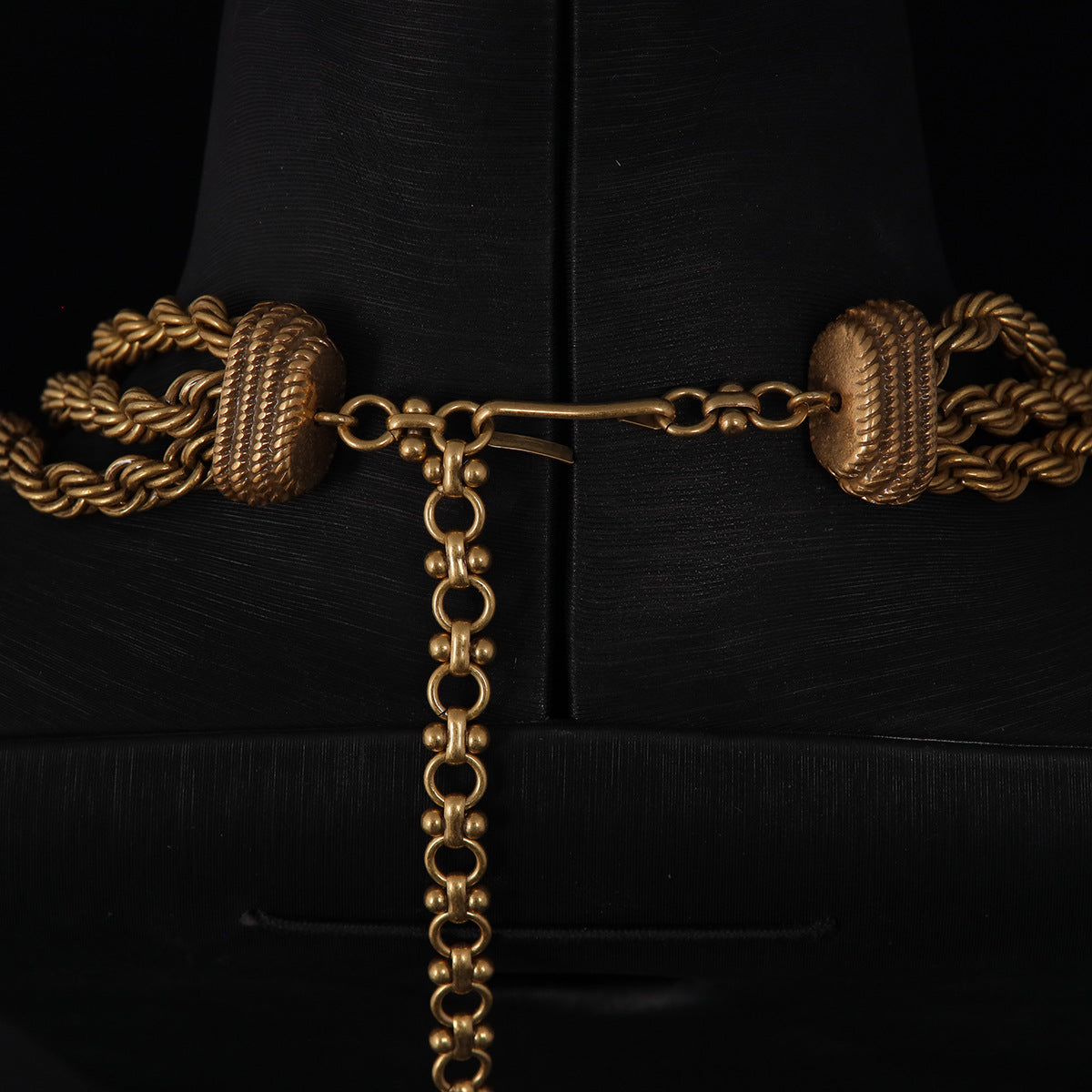 Golden Baroque Pendant Necklace