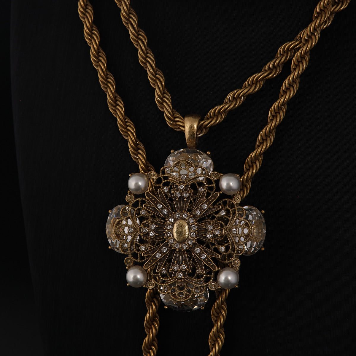Golden Baroque Pendant Necklace