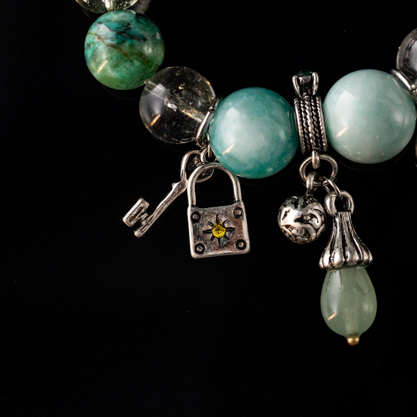 Green Charm Vintage Gemstone Bracelet