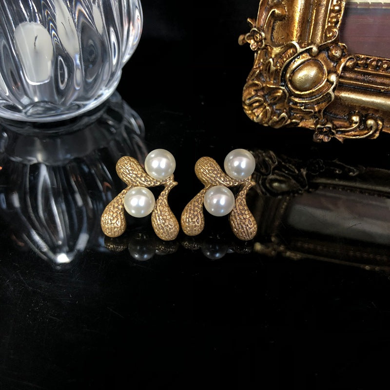 Golden Petal Pearl Necklace & Earrings Set