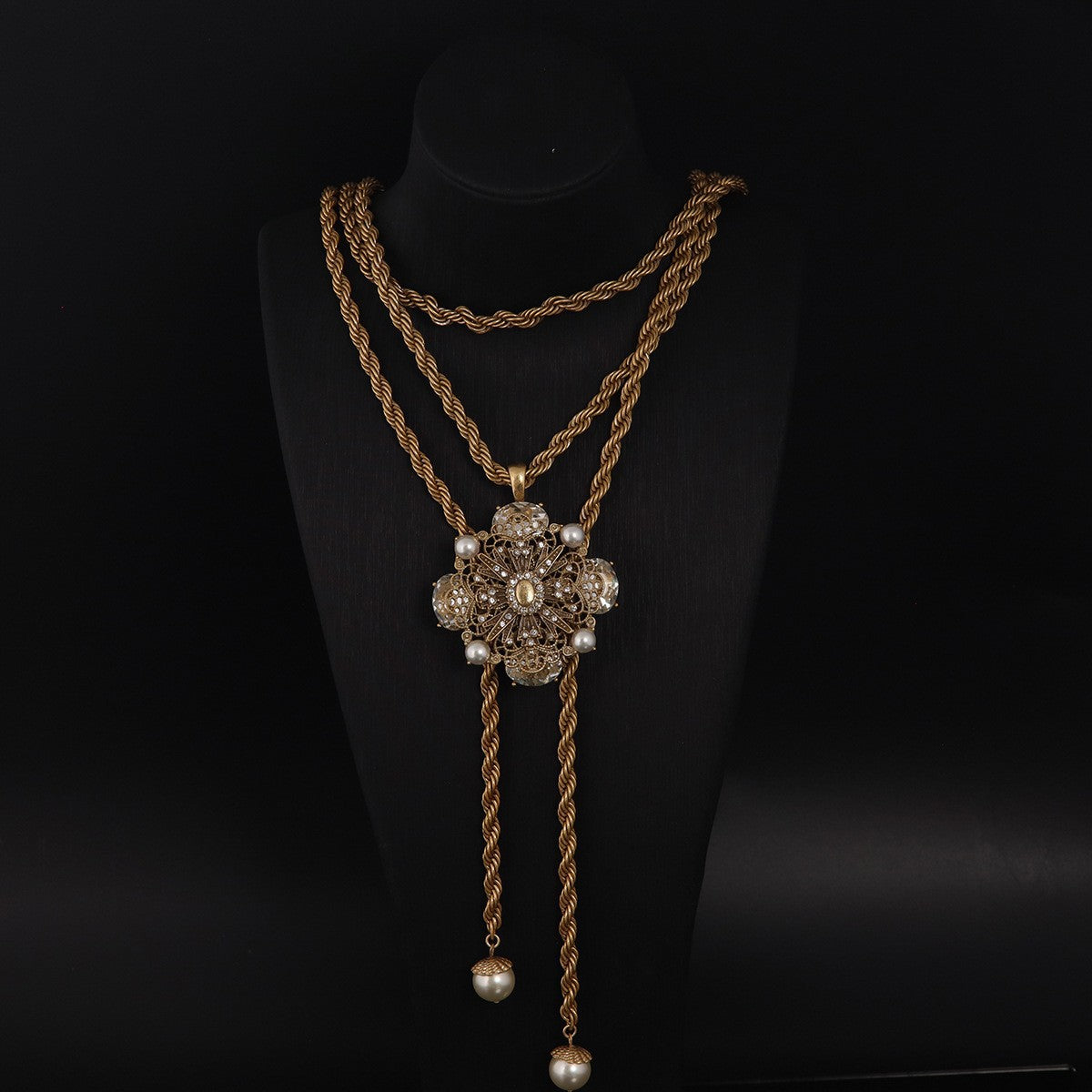 Golden Baroque Pendant Necklace