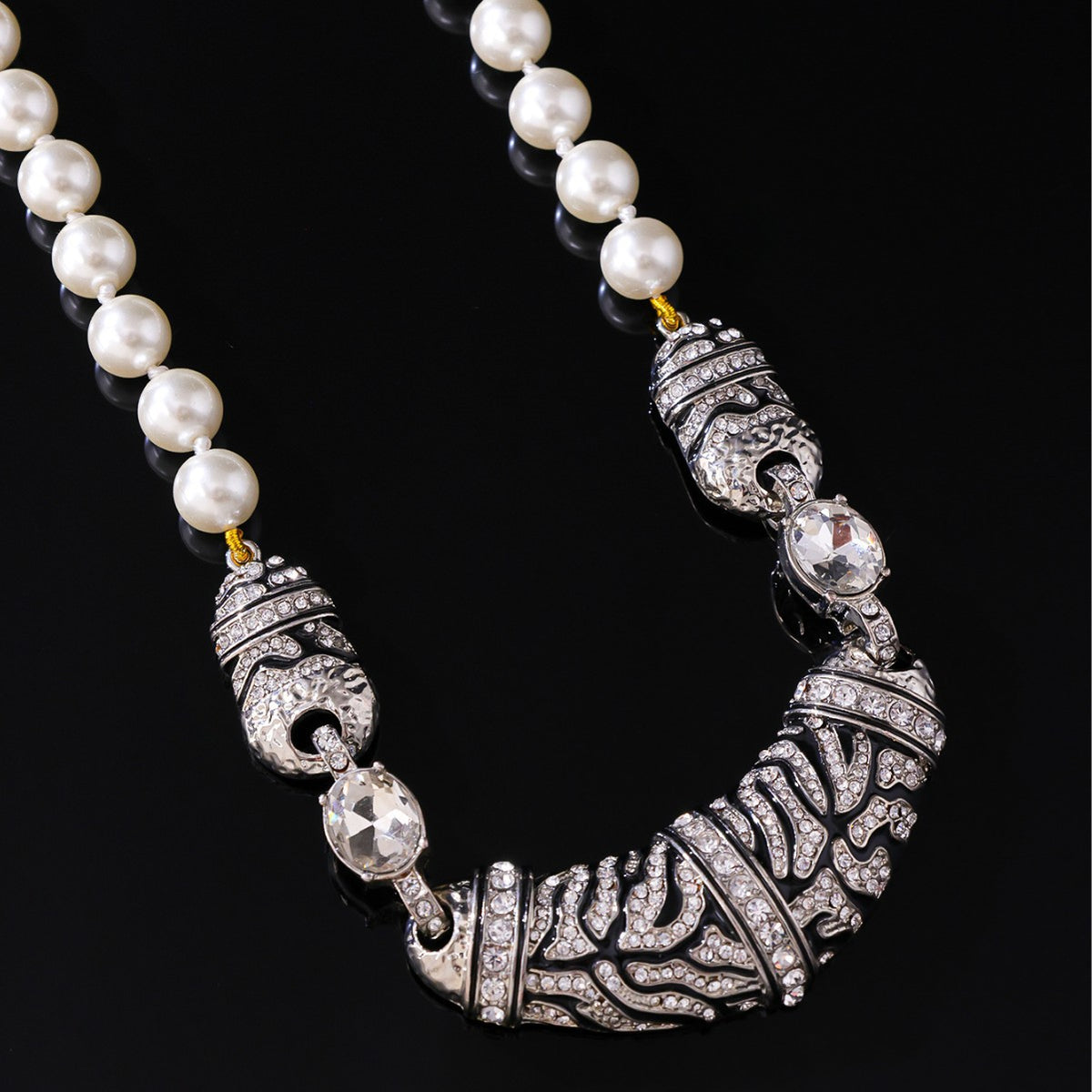 Pearl Noir Crystal Jewelry Set