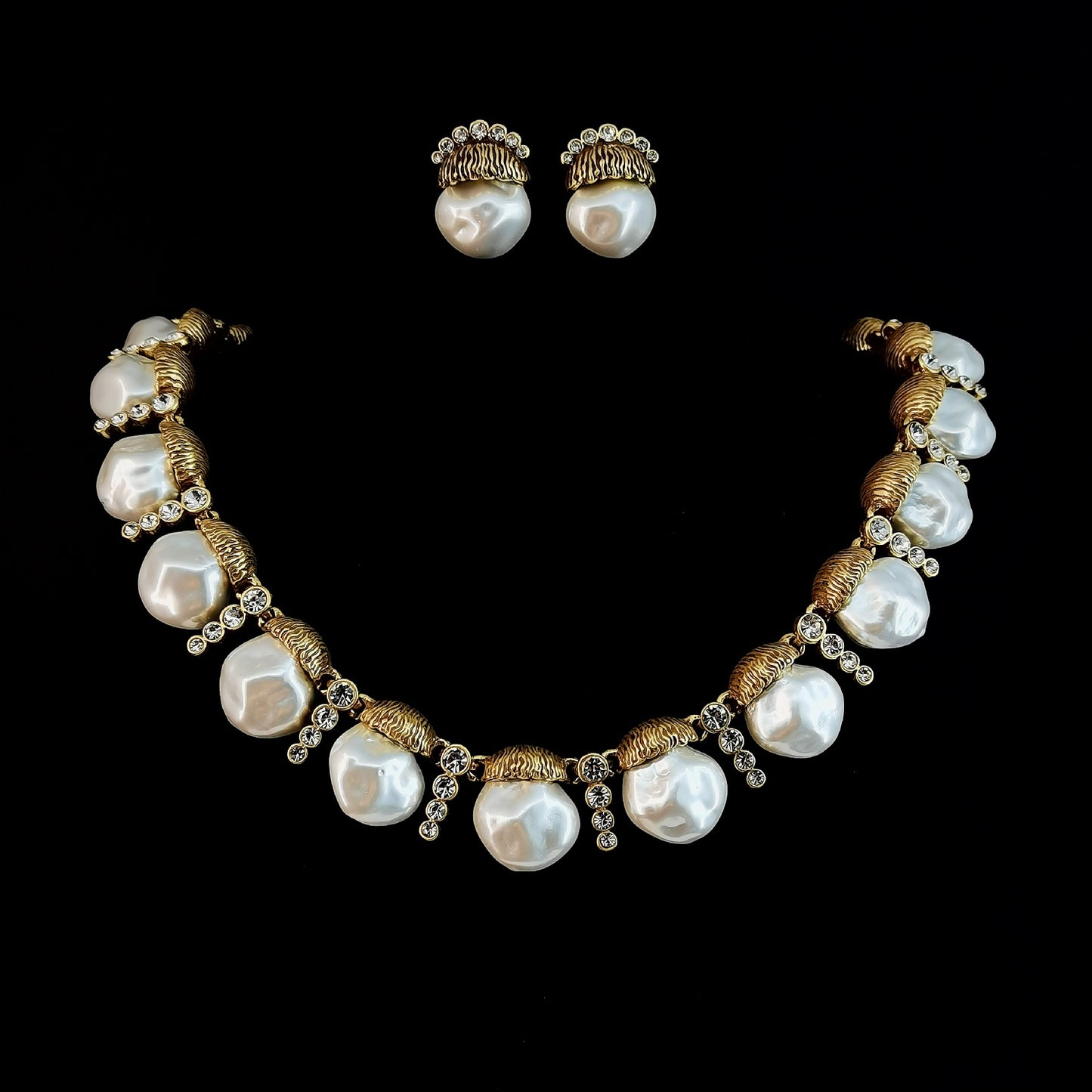 Pearl Sculptural Collar Jewelry Set