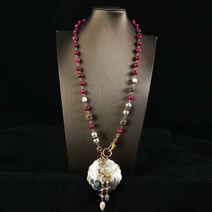 Vintage Shell Pendant Beaded Necklac